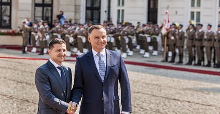 Ci zagraniczny politycy cieszą się popularnością w Ukrainie. Na liście Polak