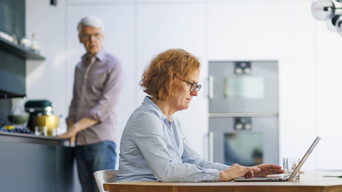 Division Of Labor In The Household
BERLIN, GERMANY - AUGUST 13: Symbolic photo. A man stands in the kitchen and washes dishes on August 13, 2024 in Berlin, Germany. (Photo Illustration by Juliane Sonntag/Photothek via Getty Images)
Juliane Sonntag
55-60, gold vein, Trauer, Mann, Partnership, Laune, 55 Jahre, Caucasian, Jealous, Streiten, Gestresst, Scheidungsrate, Leid, just married, work addiction, Sucht, Haushalt, married couple, Erfolgreich, Zwei Menschen, division of labor, fall, marriage, Arbeitszeit, leidend, Two People, Couple, pensioners, Balance, Symbole, Mood, Traurig, ablehnend, older couple, aelteres Paar, Rentner, Success, Armed, suffering, Kuechenarbeit, maennlich, kitchen work, 55, confrontation, pairs, washing up, 55-60 Jahre, weibliche, Vergaenglichkeit, care Arbeit, addiction, female, Laptop, Kummer, divorce, spuelen, Unzufrieden, abwaschen, household, 60, Eifersuechtig, 50-60 Jahre, 50-60 years, Computer, Hausarbeit, bad mood übellauning, Familienleben, Stress, masculine, Friend, Scheidung, 60 Jahre, Leiden, couples, Liebeskummer, relationship, Unhappy unhappiness, 55-60 years, workaholic, Distrust, talk, Seniors, Senioren, gold ager, leaving, Grief, Jealousy, working hours, woman, Arbeitslosigkeit, Doubt, Alltag, Auseinandersetzung, Symbolbild, Conflict, man, Ehe, 50-60, home, two persons, Ungluecklich, 55 years, Zweifel, Everyday life, gefalle, income, XCRE, Symbolisch, Arguing, Aeltere Menschen, Communicate, career, Stress Stressed, gender pay gap, Streit, Familie, separation, work, arbeiten, Uebellauning, Goldager, Symbol picture symbol image, creative, Gespräch, verlassen, schweigen, junge Ehe, Transience, Partnerschaft, Kueche, Erfolg, Schlechte Laune, kitchen, symbol image, Kaukasier, Kommunizieren, Frau, misstrauisch, Paar, elderly people, weiblich, symbols, male, discontent, 60 years, Ehepaar, concern, Ablehnung, Eifersucht, In this photo illustration, Konflikt, Abwasch, Dissatisfied, Paare, Sorge, Symbolfoto, Abneigung, sadness, Home office, family, maennlicher, care work, Worry, Einkommen, Family life, Feature, adult, symbolic, Arbeitssucht, Sad, Arbeit, Zwei Personen, housework, Arbeitswütig, karriere, Beziehung, Trennung, unemployment, pair, Erwachsener, aversion, Misstrauen, Arbeitsteilung, divorce rate, office, Unglueck, elderly couple, adverse, Lovesickness, Sorgen, Unzufriedenheit, rejection, suspicious, Symbol, symbol photo