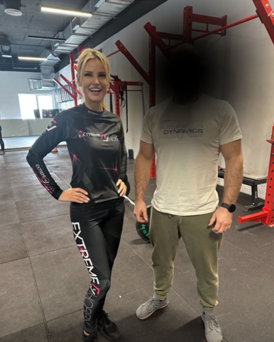 Dominika Tajner chwali się sylwetką u boku trenera, styczeń 2026