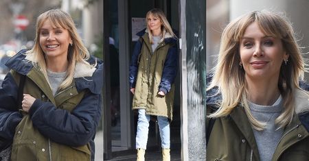 Radosna Agnieszka Woźniak-Starak w obszernej parce i beżowych kowbojkach za 4,5 tysiąca maszeruje do swojego jeepa (ZDJĘCIA)