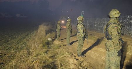 Łatuszka odsłania scenariusz Łukaszenki. "Migranci kierowani do Brześcia"