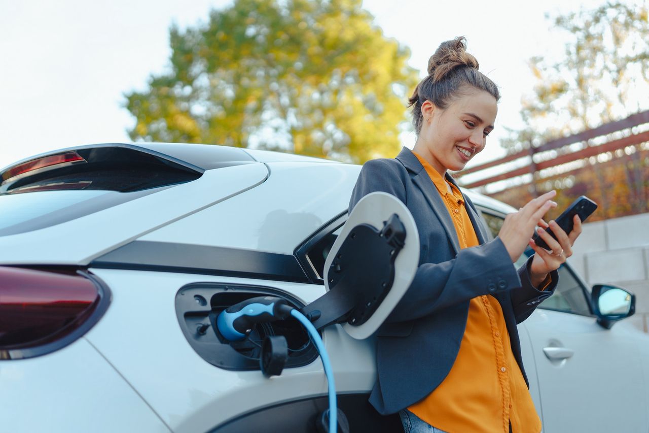 Używane auto elektryczne – to radzą eksperci