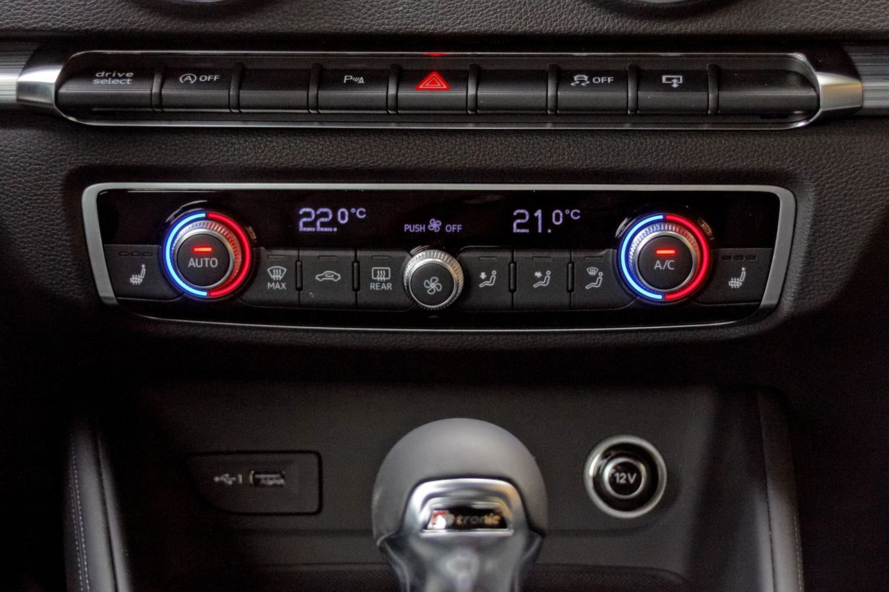 Metoda na chłodzenie auta bez klimy. Taksówkarze chętnie stosują