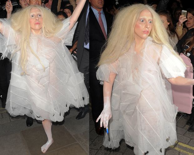 Gaga na bosaka w Londynie! (ZDJĘCIA)