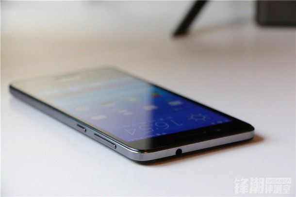 HTC Desire 728 oficjalnie. Cekawy średniak w rozsądnej cenie 12