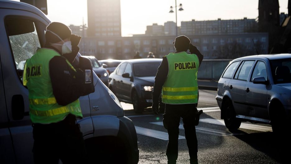 Policjanci przez pandemię mają o wiele więcej pracy