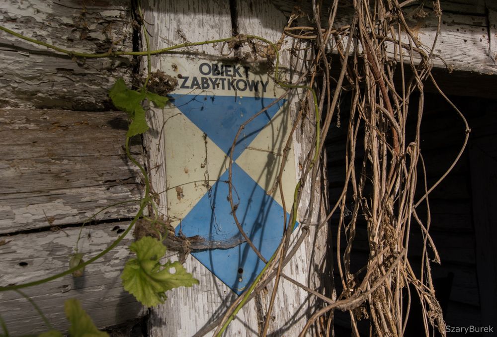 Zapomniany skarb Mazowsza: opuszczony skansen w Petrykozach 11