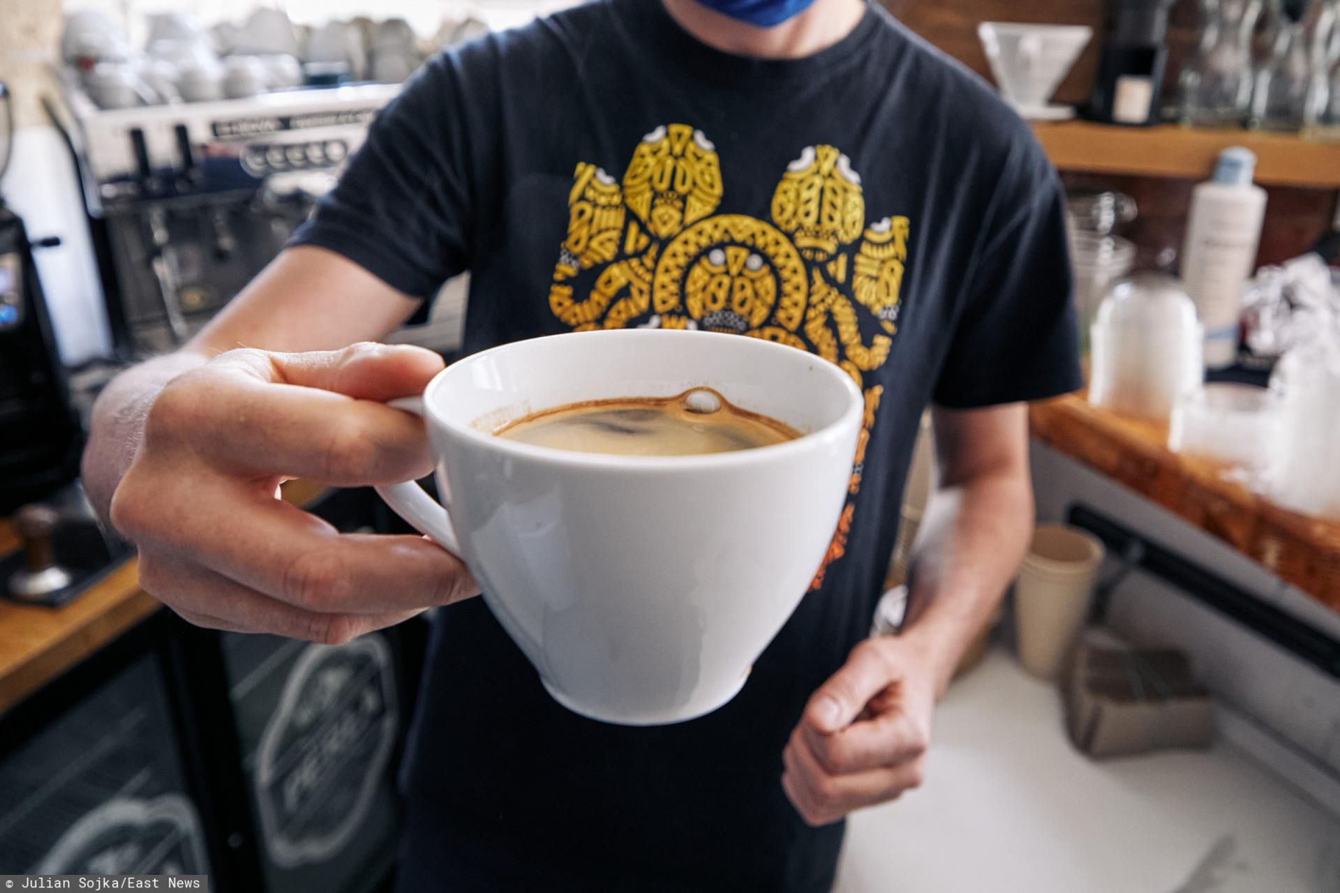 Mężczyzna przedawkował kofeinę (East News)