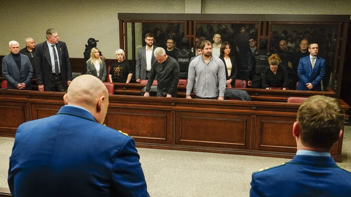 Defendants accused in the October 2022 bomb attack on the Crimean Bridge attend the verdict announcement at the Southern District Military Court in Rostov-on-Don, Russia, 27 November 2025. The Southern District Military Court in Rostov-on-Don found the defendants guilty and sentenced them to life imprisonment. EPA/STR Dostawca: PAP/EPA.