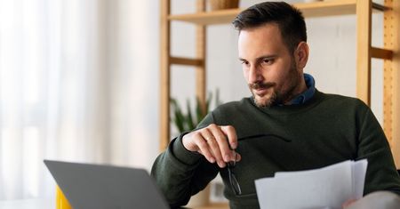 Darmowe konto bankowe czy benefity za opłatą – jak to działa?
