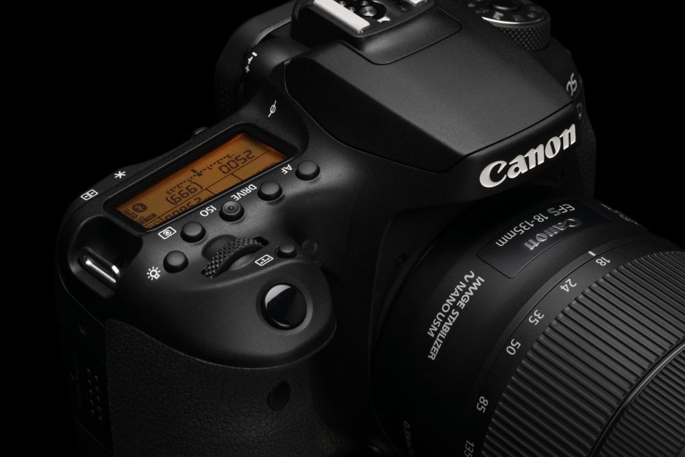 Canon EOS 90D góra