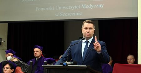 Stanowcza reakcja na słowa Czarnka. Prof. Maksymowicz użył mocnego sformułowania