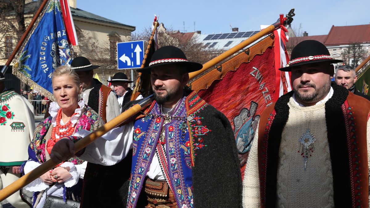 przemarsz, w nowym targu