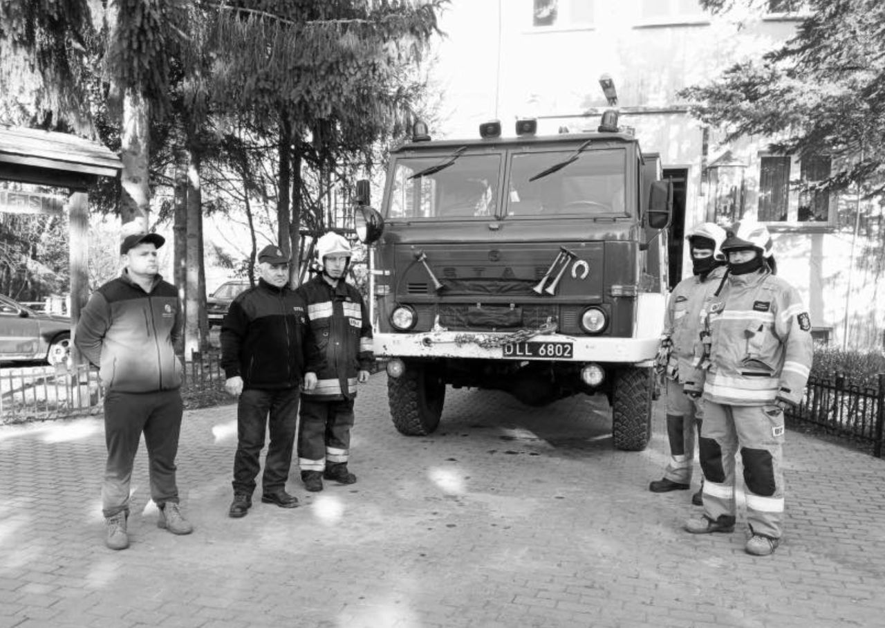 Strażak zmarł w drodze na akcję. "90 minut walki"