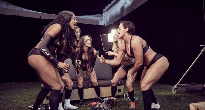 Zawodniczki Legends Football League w kampanii Black Energy Drink