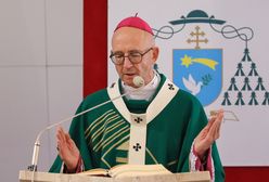 Abp Galbas: Migranci i uchodźcy wymagają przemyślanej strategii