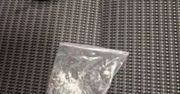 Warszawa: Podczas legitymowania z portfela wypadł mu skręt. Rozbawiony 22-latek przyznał, że to marihuana
