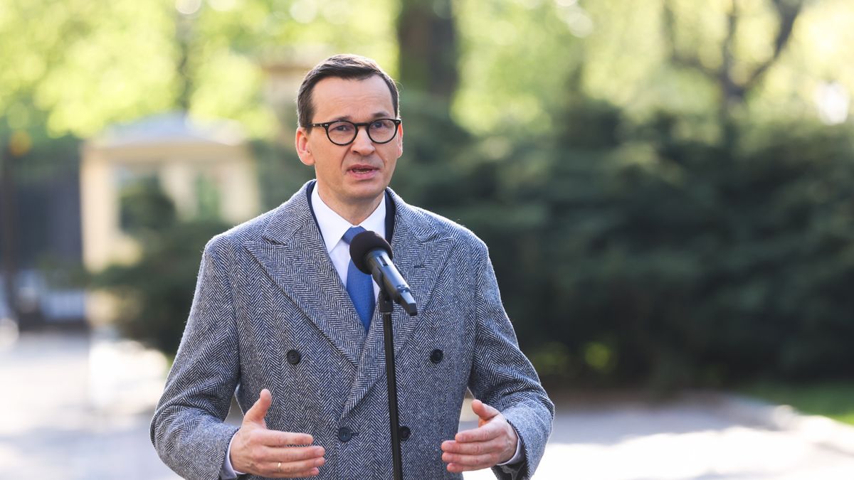 Mateusz Morawiecki
Warszawa, 28.04.2023. Premier Mateusz Morawiecki na konferencji prasowej na terenie KPRM w Warszawie, 28 bm. Konferencja odby�a si� przed wizyt� premiera w wojew�dztwach mazowieckim i ��dzkim w ramach akcji "Polska jest jedna - Inwestycje lokalne". (ad) PAP/Rafa� Guz
Rafa� Guz
konferencja, kprm, objazd, PiS, polityk, polityka, Polska jest jedna - Inwestycje lokalne, prasowa, wizyta
