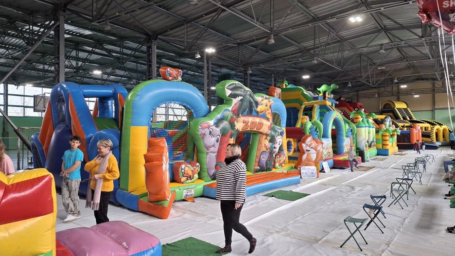 Halowy Zlot Dmuchańców w hali AGA Sport w Radomiu.