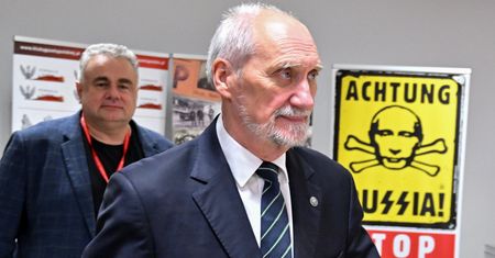 "Rokosz Macierewicza". Klich domaga się interwencji Żandarmerii Wojskowej