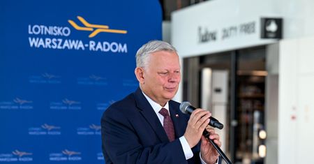 "Żartowano z tych słów". Marek Suski doczekał się rejsów z Radomia do Egiptu