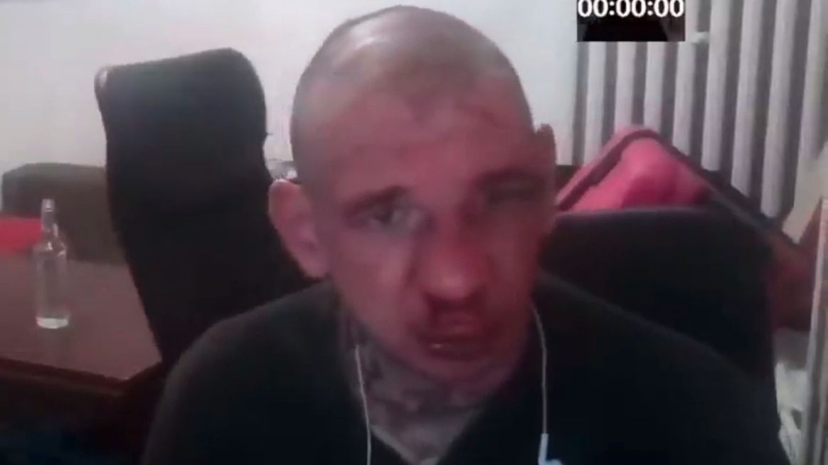 "Proboszcz" został ciężko pobity. Dziś patostreamer porusza się o kuli 