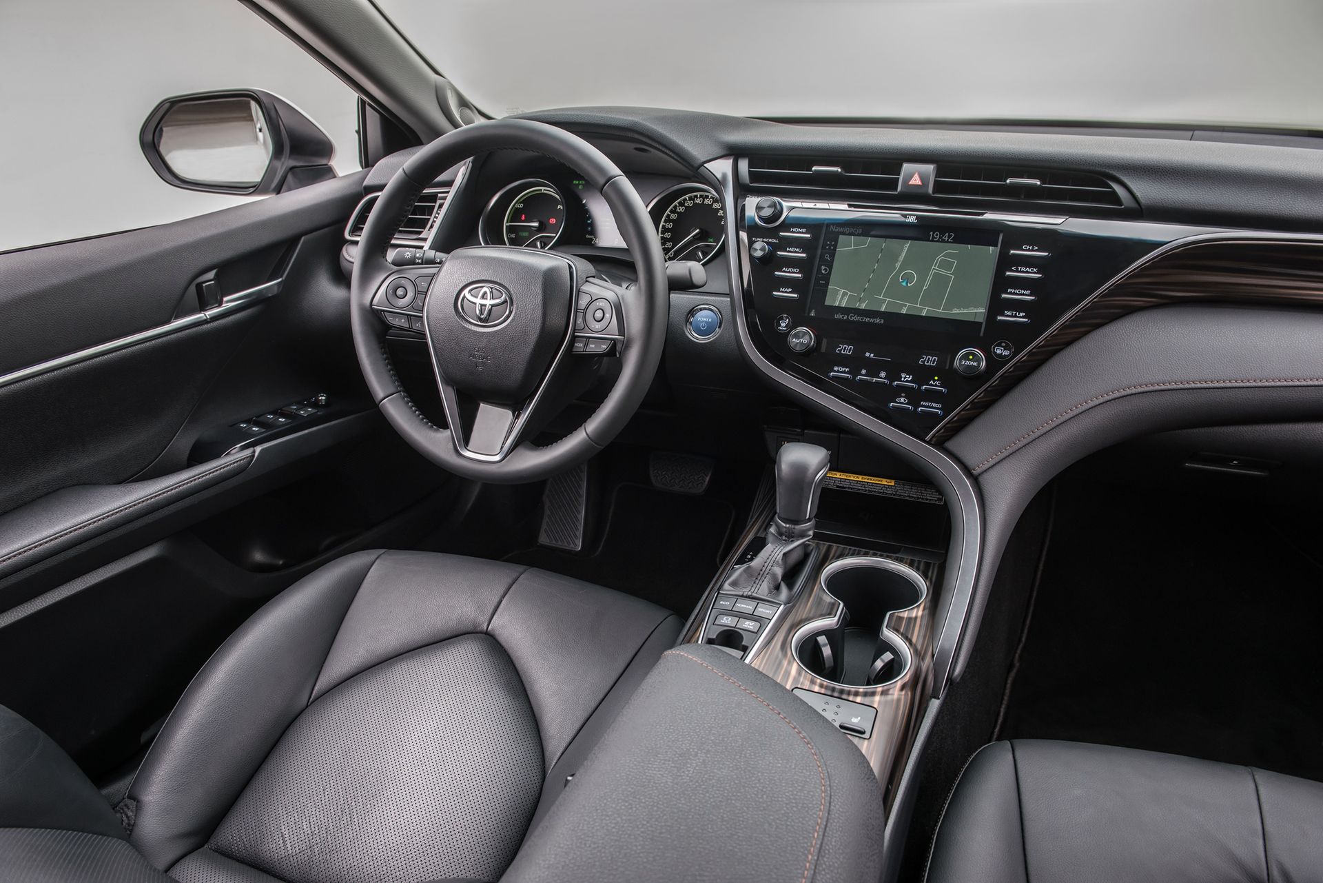 Toyota Camry (2019)