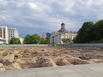 Archeolodzy odsłonili fragment murów. Znalezisko w pobliżu Pałacu Saskiego