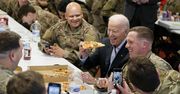 Joe Biden spotkał się z żołnierzami. Poczęstowali go pizzą