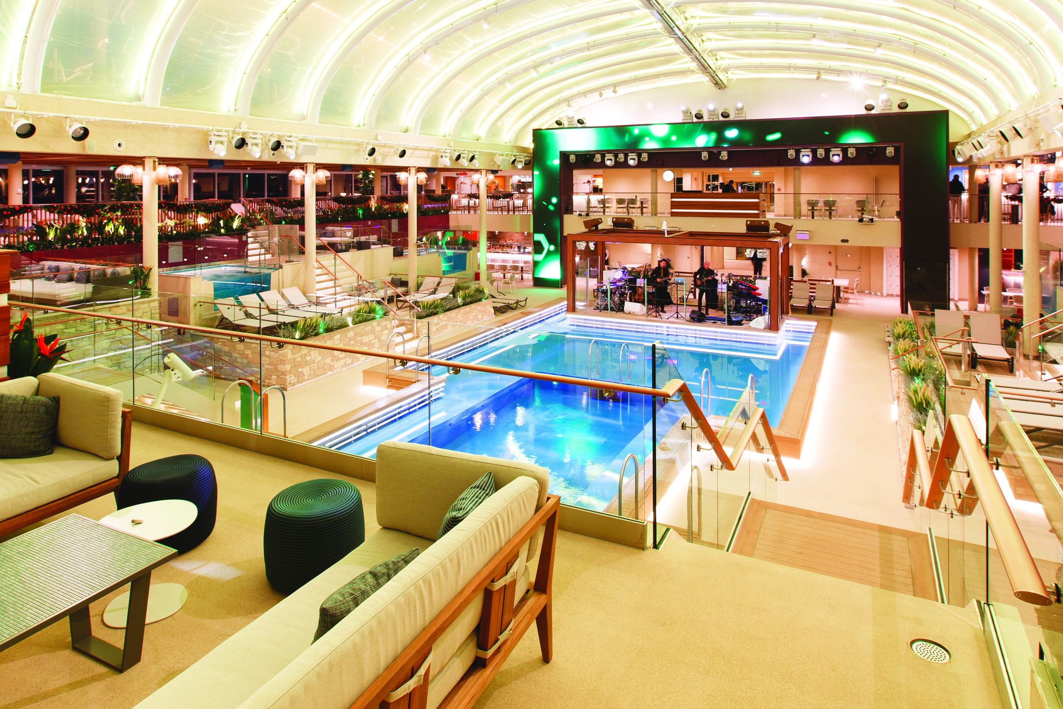 Wnętrze statku Costa Smeralda