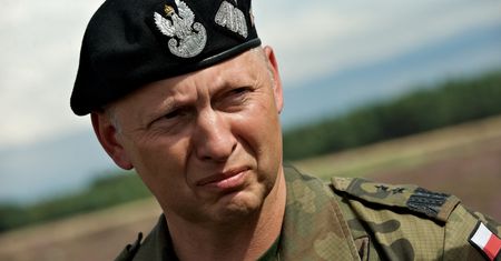 Stan wyjątkowy przy granicy. Gen. Różański uderza w Kaczyńskiego