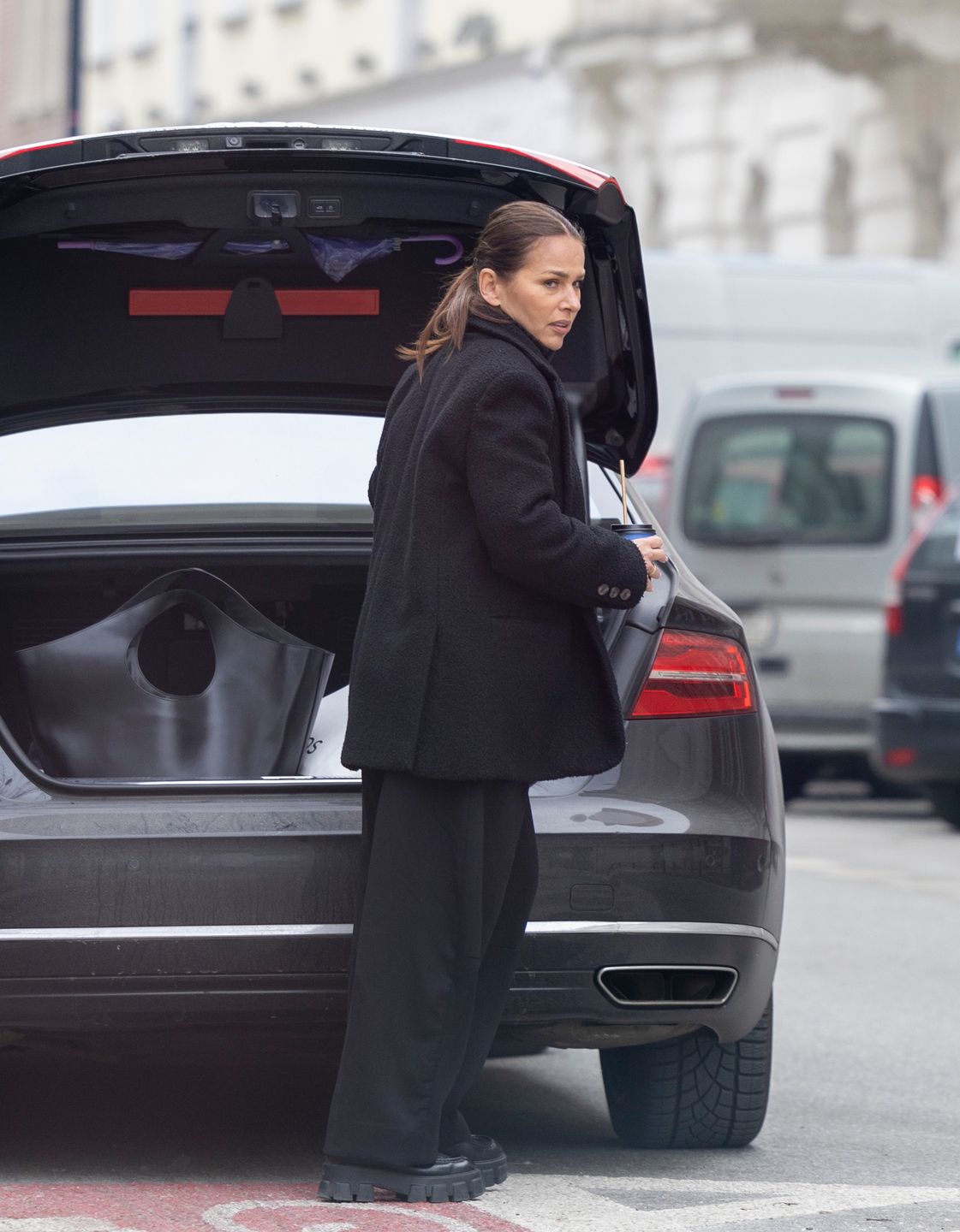 Paulina Sykut-Jeżyna wraca z udanego shoppingu