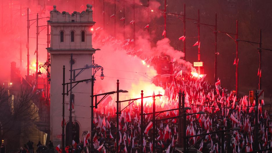 uczestnicy marszu
Pawe� Supernak
bia�o-czerwona, bia�o-czerwone, flaga, flagi, marsz, obchody, Wielkiej Polski moc to my