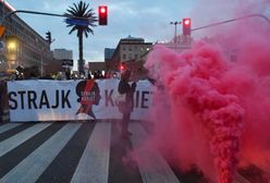 Warszawa. Ogólnopolski Strajk Kobiet. Zablokowane ulice w centrum
