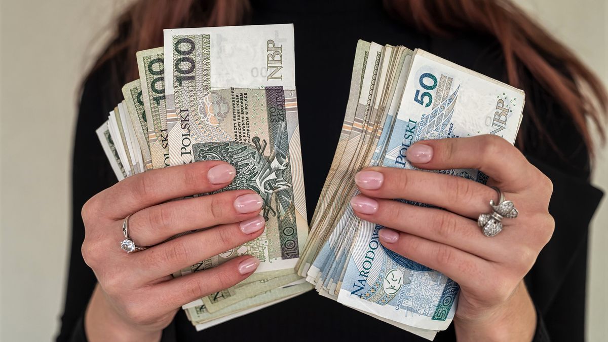 Kobieta uwierzyła oszustowi podającemu się za pracownika banku