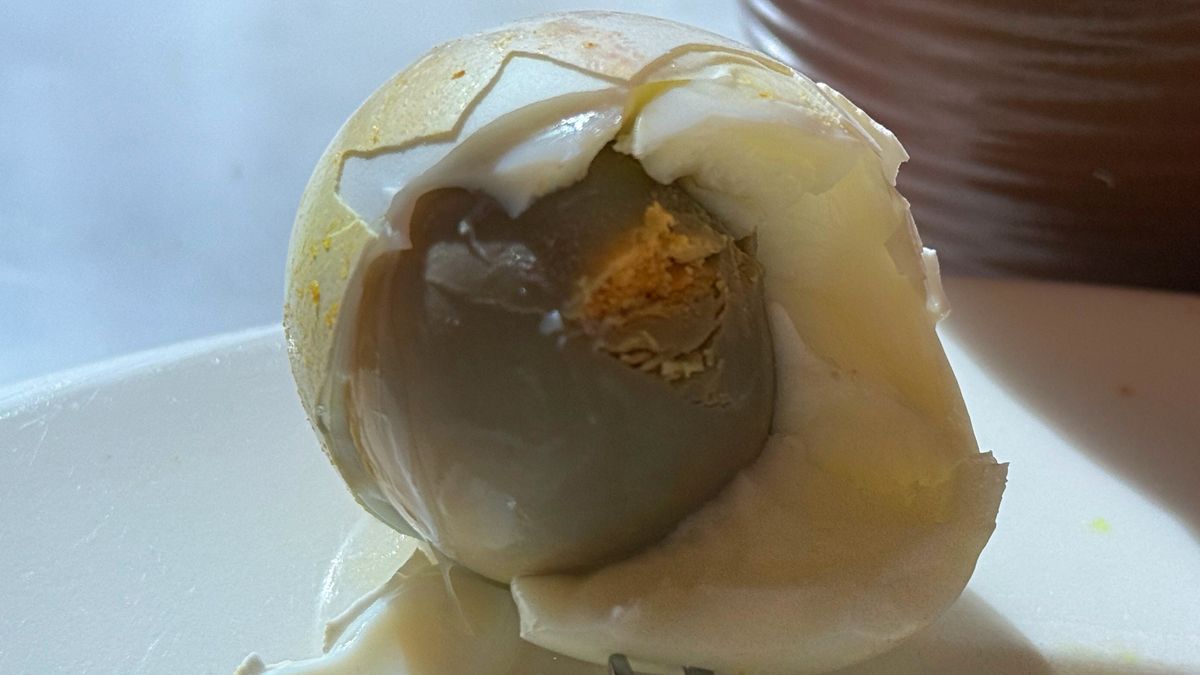 Dlaczego żółtko czasem zmienia kolor na niebieski i czy jest to bezpieczne?