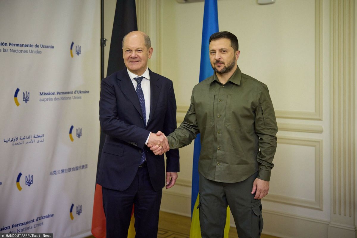Kanclerz Niemiec Olaf Scholz i prezydent Ukrainy Wołodymyr Zełenski 