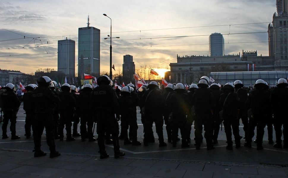 Warszawscy policjanci znęcali się nad zatrzymanym!