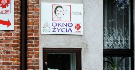 Zakonnice z Łodzi usłyszały alarm. W oknie życia ktoś czekał