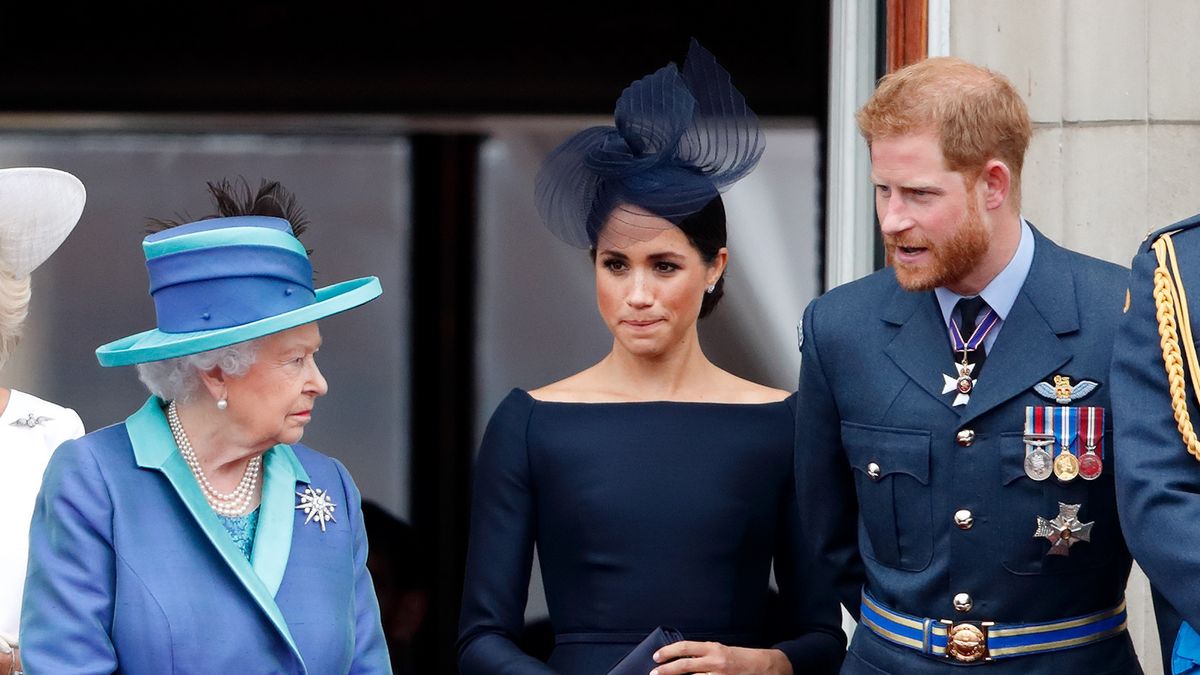 Królowa Elżbieta zatrudniła prawników, by powstrzymać Meghan i Harry'egp