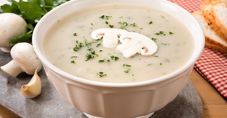 Jak zrobić zupę pieczarkową? Prosty przepis na aromatyczny obiad