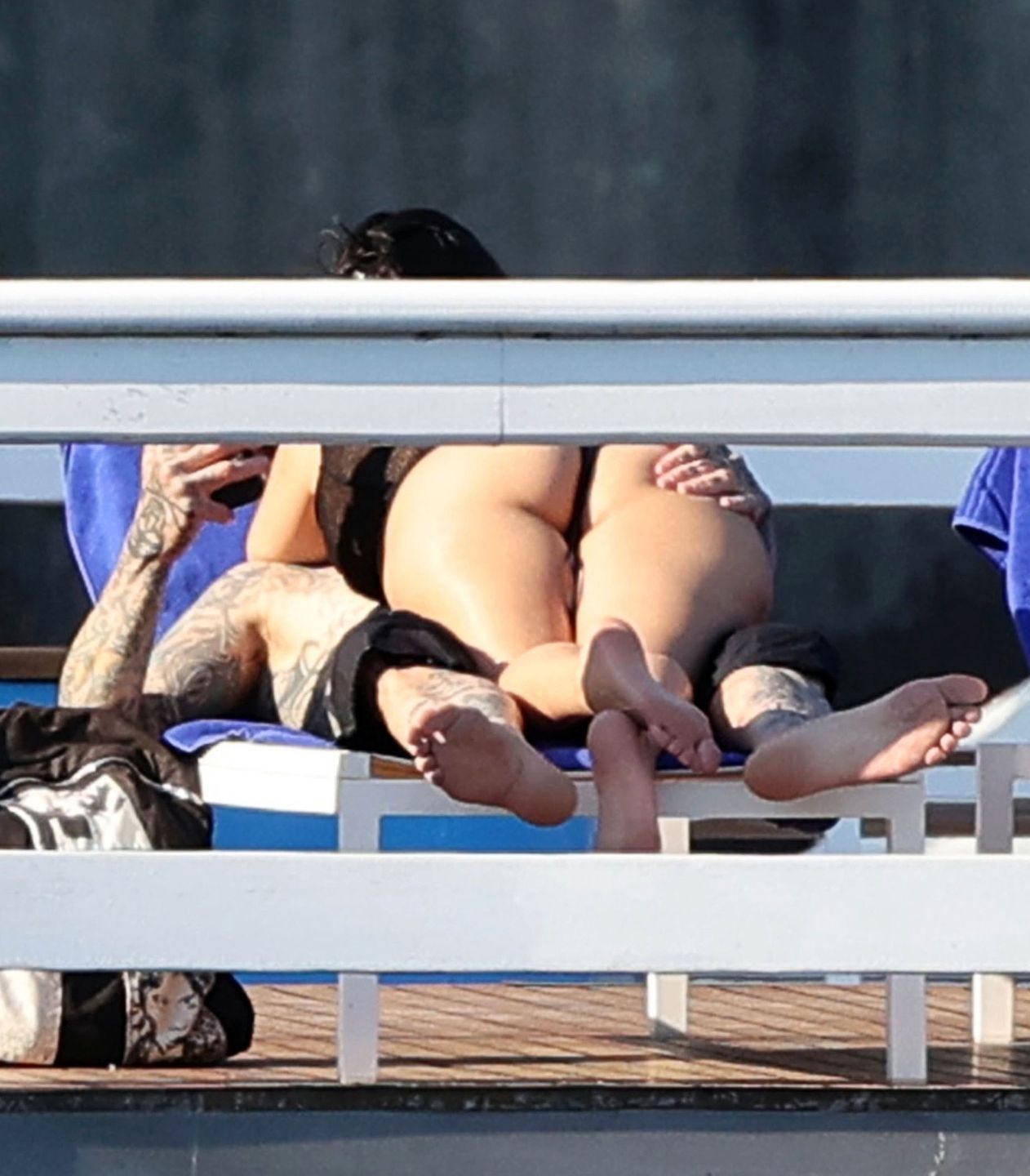 Travis Barker MIĘTOSI POŚLADKI Kourtney Kardashian nad jeziorem Como