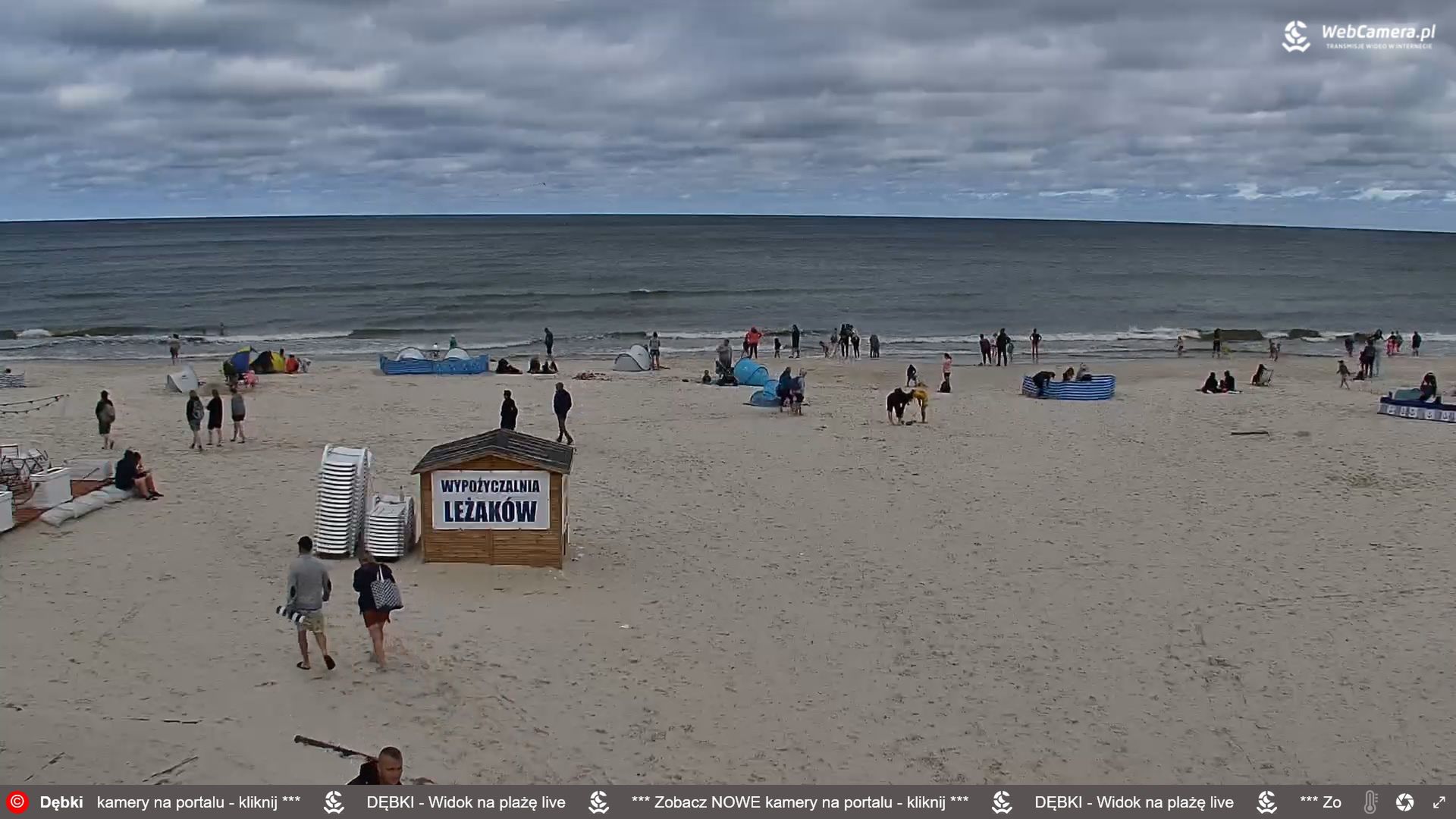 Wielu śmiałków plażuje nawet w bardzo pochmurne dni