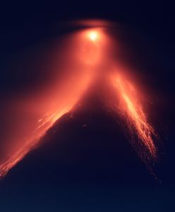 Działo się w poniedziałek w nocy. Tysiące osób musiało uciekać z domów