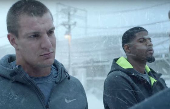 Sportowcy witają pierwszy śnieg w nowej reklamie Nike