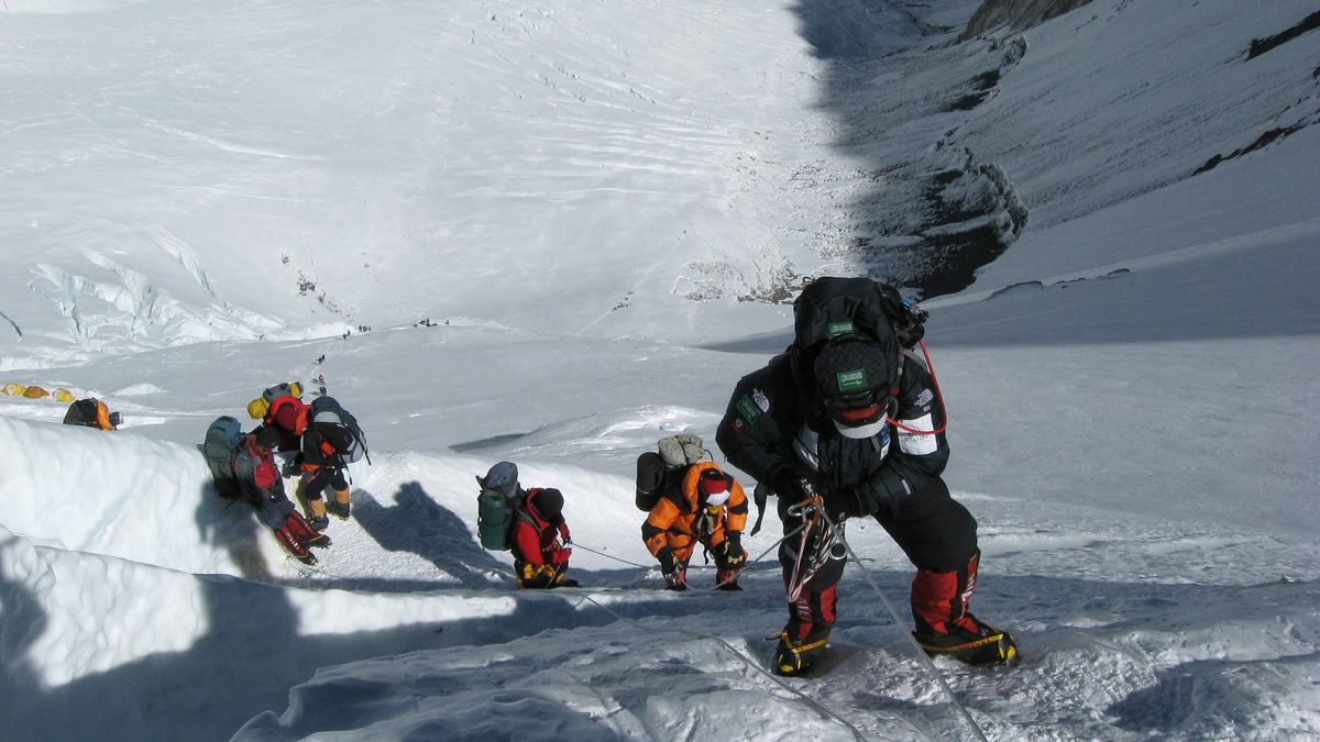 Mount Everest znów jest oblężony przez turystów z całego świata