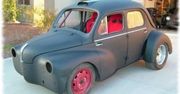 Znalezione na aukcji: Renault 4CV z podwójną turbiną