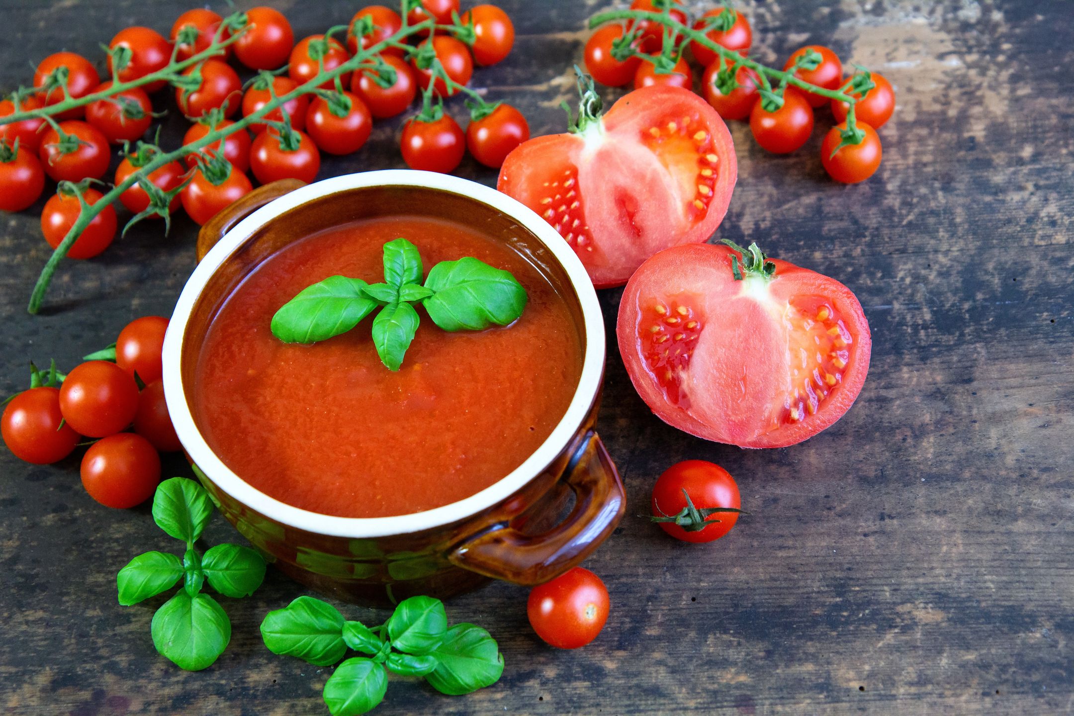 Aromatyczna zupa pomidorowa