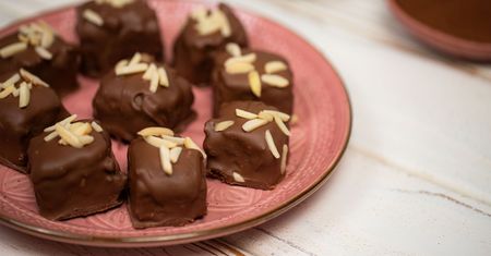 Podwójnie czekoladowe brownie w wersji mini. Nikt mu się nie oprze