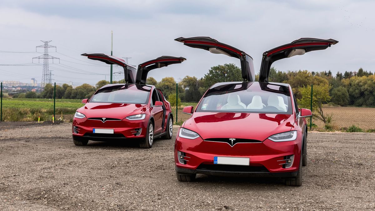 Tesla Model X z depositphotos.
